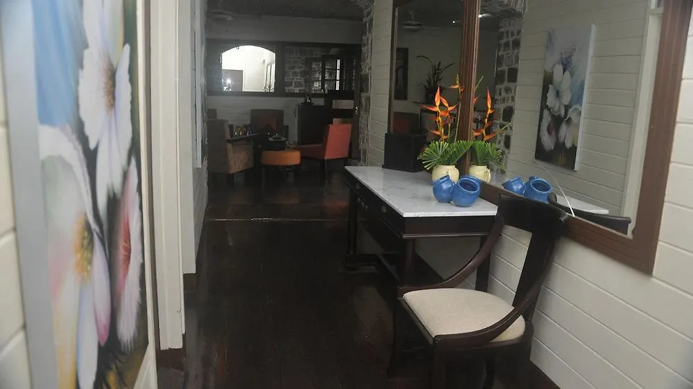 Hotel Cobblestone Inn Kingstown